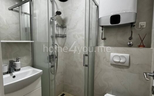 Studio apartment in an apart-hotel with a pool, Bečići, Budva