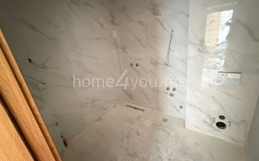 Two-bedroom apartment with parking space – Radanovići, Kotor