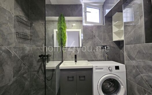 Modern two-bedroom apartment near Kuća Hemije in Budva, Dubovica