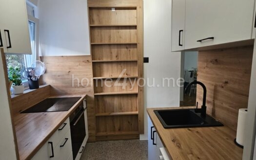 Modern two-bedroom apartment near Kuća Hemije in Budva, Dubovica