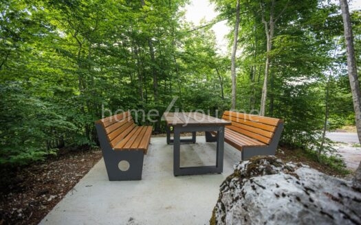 Nova dvosobna kuća na ulazu u Nacionalni park Lovćen, Bjeloši, Cetinje