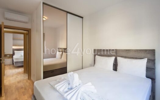 New one-bedroom apartment with parking space in Bečići, Budva