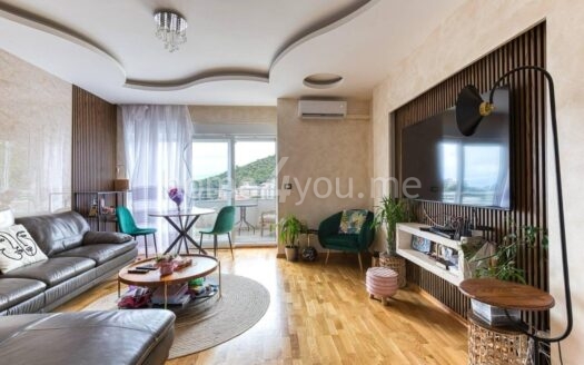 Furnished three-bedroom apartment with sea view, Bečići, Budva