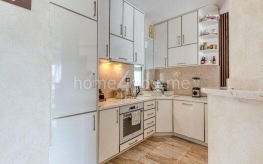 Furnished three-bedroom apartment with sea view, Bečići, Budva