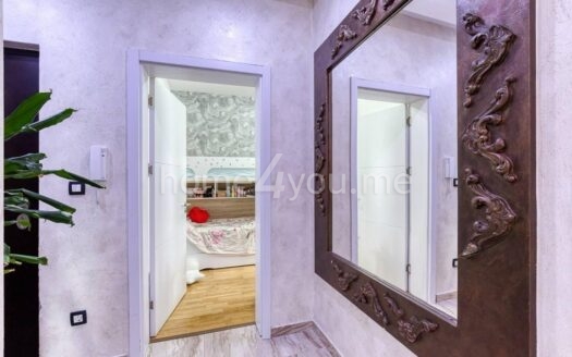 Furnished three-bedroom apartment with sea view, Bečići, Budva