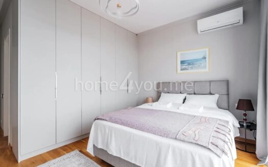 Furnished villa with private pool and sea view, Reževići, Budva