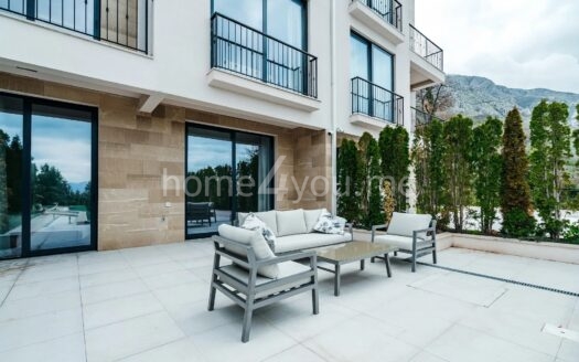Furnished villa with private pool and sea view, Reževići, Budva