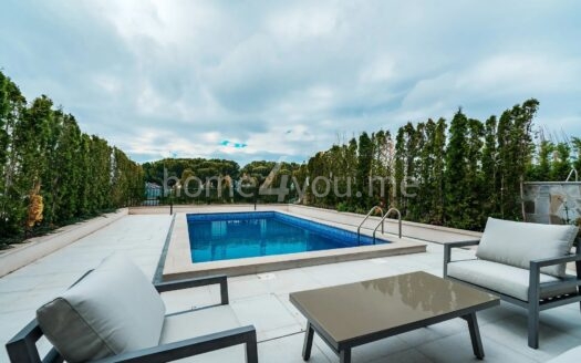 Furnished villa with private pool and sea view, Reževići, Budva