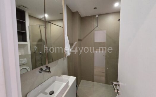 Modernly furnished one-bedroom apartment with garage space in an apart-hotel with swimming pool, Ivanovići, Budva