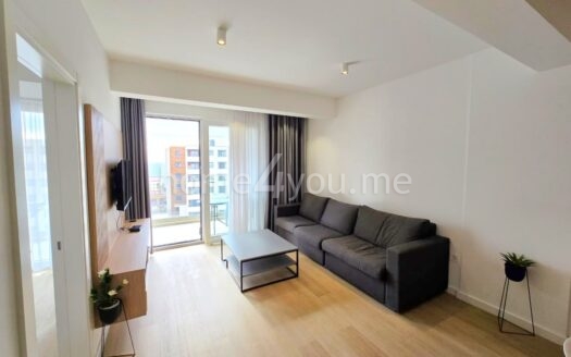 Modernly furnished one-bedroom apartment with garage space in an apart-hotel with swimming pool, Ivanovići, Budva