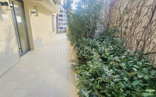 Modernly furnished one-bedroom apartment with garage space in an apart-hotel with swimming pool, Ivanovići, Budva
