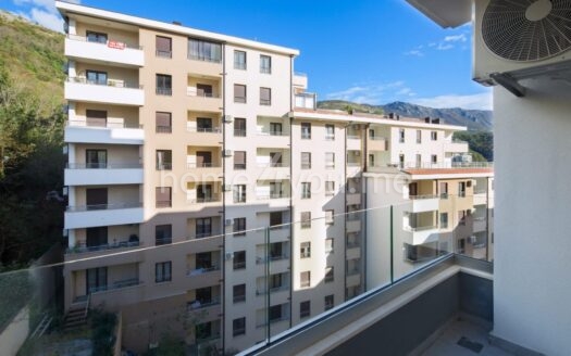 New one-bedroom apartment with parking space in Bečići, Budva