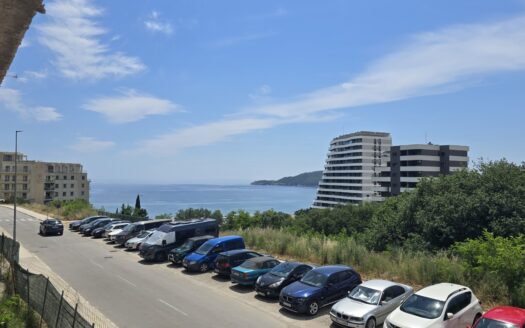 Dvosoban stan u novom kompleksu s pogledom na more, Bečići, Budva