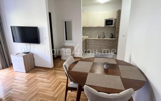 One-bedroom apartment 300 m from the sea – Bečići, Budva