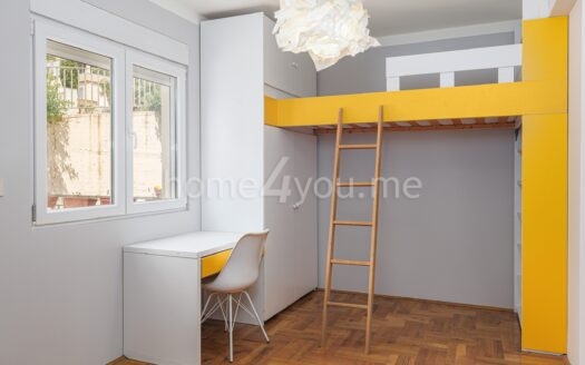 Two-bedroom apartment with parking space, Lazi, Budva