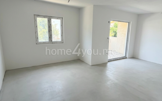 Two-bedroom apartment with parking space in a residential complex with a swimming pool, Lastva Grbaljska, Budva