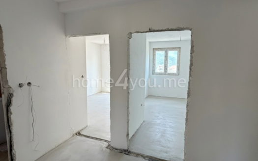 Two-bedroom apartment with parking space in a residential complex with a swimming pool, Lastva Grbaljska, Budva