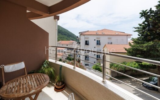 Two-bedroom apartment with parking space, Lazi, Budva