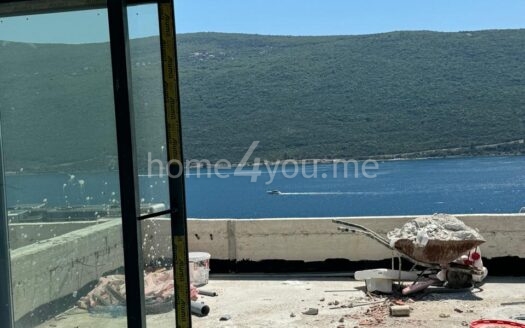 Komforan jednosoban stan sa garažnim mjestom i panoramskim pogledom na more, Kumbor, Herceg Novi