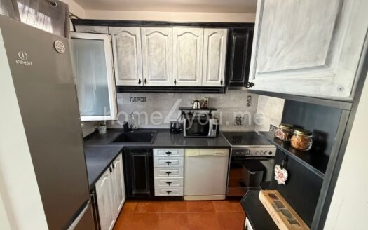 Furnished two-bedroom apartment with a large terrace and beautiful open views of the city – Dubovica, Budva