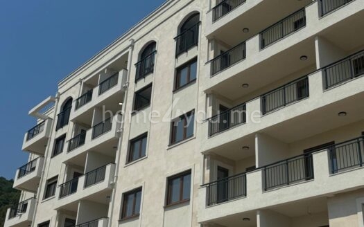Dvosoban stan sa garažnim mjestom u novom luksuznom kompleksu, Dubovica, Budva