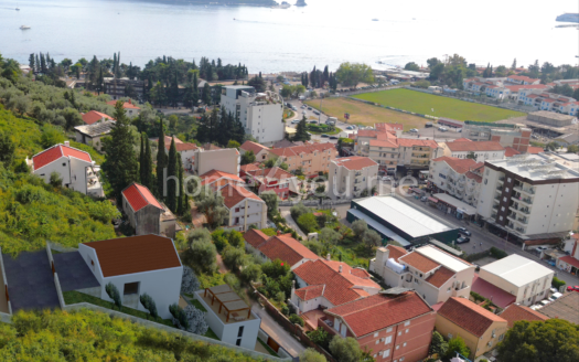 Land plot in Budva with UTU for construction, excellent location with sea view — Podkošljun