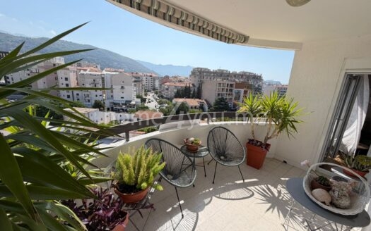 Furnished two-bedroom apartment with a large terrace and beautiful open views of the city – Dubovica, Budva