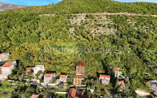 Land plot in Budva with UTU for construction, excellent location with sea view — Podkošljun