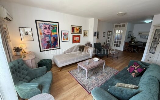 Furnished two-bedroom apartment with a large terrace and beautiful open views of the city – Dubovica, Budva