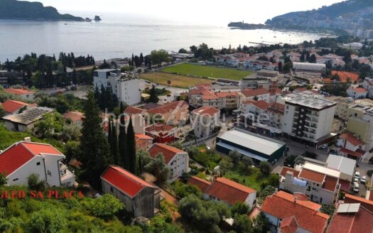 Land plot in Budva with UTU for construction, excellent location with sea view — Podkošljun