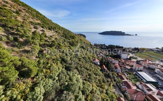 Land plot in Budva with UTU for construction, excellent location with sea view — Podkošljun