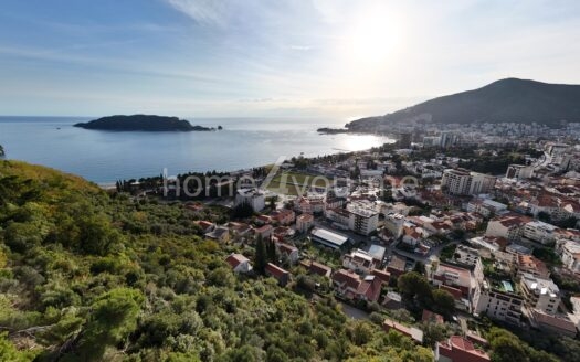 Land plot in Budva with UTU for construction, excellent location with sea view — Podkošljun