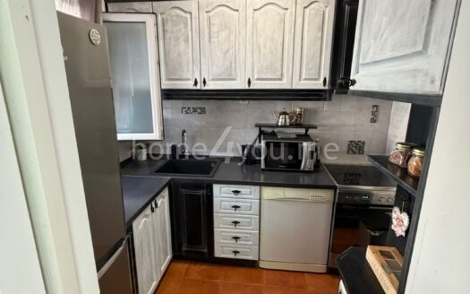 Furnished two-bedroom apartment with a large terrace and beautiful open views of the city – Dubovica, Budva