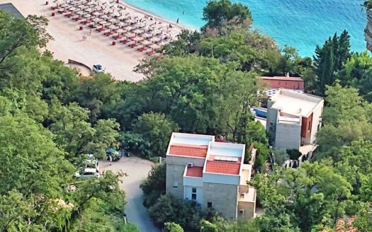 Nova vila na samoj obali mora,Perazića Do, Budva