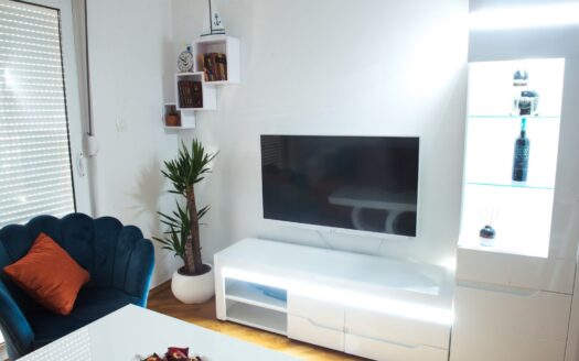 Spacious one-bedroom apartment of 67 m² with sea view – Babilonija, Budva