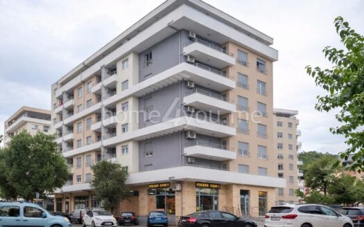 Dvosoban moderno opremljen stan u blizini hotela Eden, Obilaznica, Budva