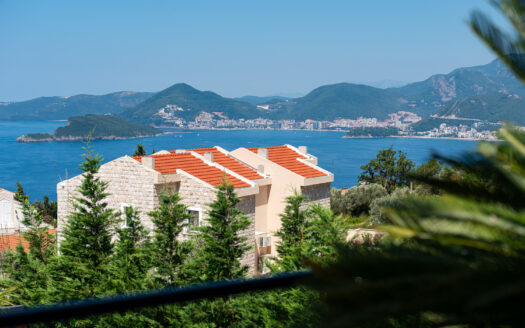 Ekskluzivna vila sa bazenom i panoramskim pogledom na more